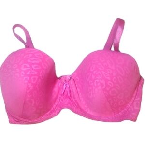 𝅺pink lightly padded bra. Appx size 36C​​​​​